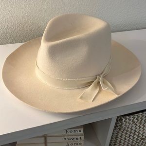 Olive & Pique 100% wool hat